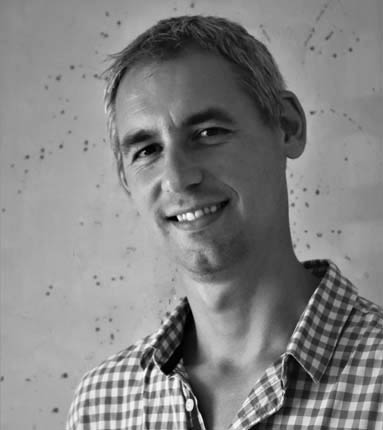 Dr Enzo Schroeder is a specialist surgeon in Plettenberg Bay and Knysna